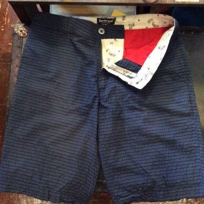 Betabrand short pants Stripe-blue　5,800円(税込) 裏地模様も注目。ポケット生地は赤！見えないところもお洒落！ 