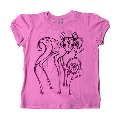 FAWN FLOWER　3,990円(税込)→¥2500(税込) 足長バンビちゃん☆ プリントの色がグラデーションになっていて綺麗です。 首周りに少し絞りが入っているのと、袖が若干膨んでいるような形になっているのが、女の子らしい一枚。 Kids用Tシャツ:3歳から5、6歳くらいです 